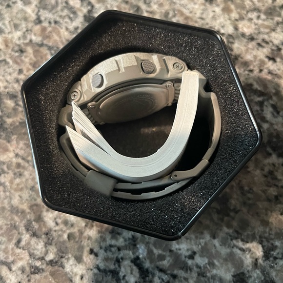 Brand new in container GShock Watch - Picture 2 of 6